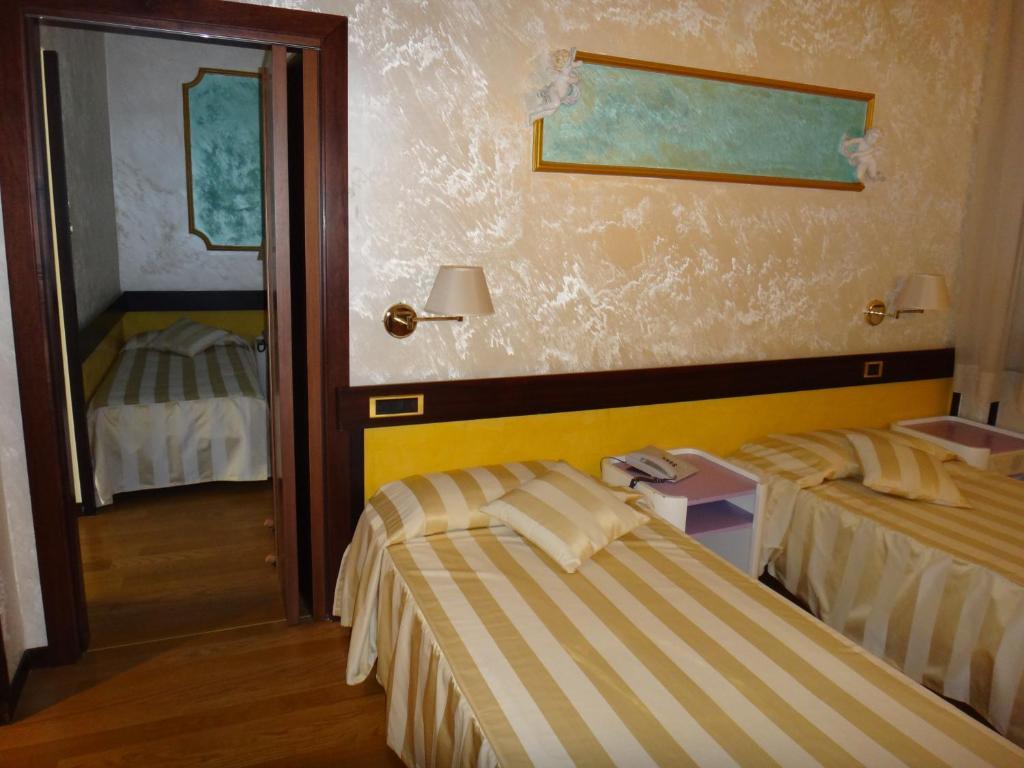 Benny Hotel Catanzaro Room photo